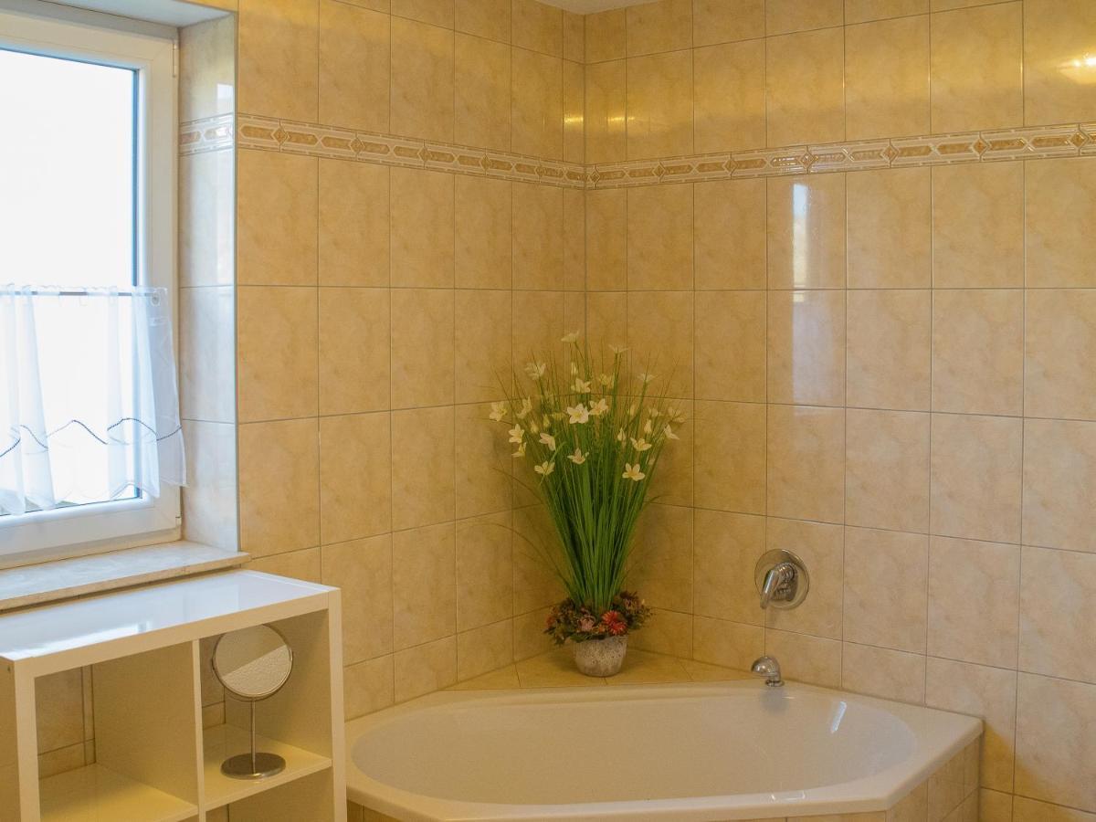 Geraeumige Ferienwohnung In Kindelbrueck Fuer Bis Zu 4 Personen - Barriefrei Exterior foto